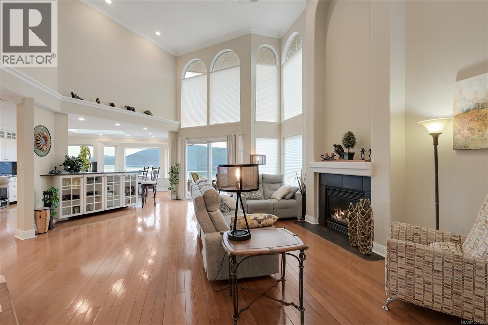 543 Marine View - 16