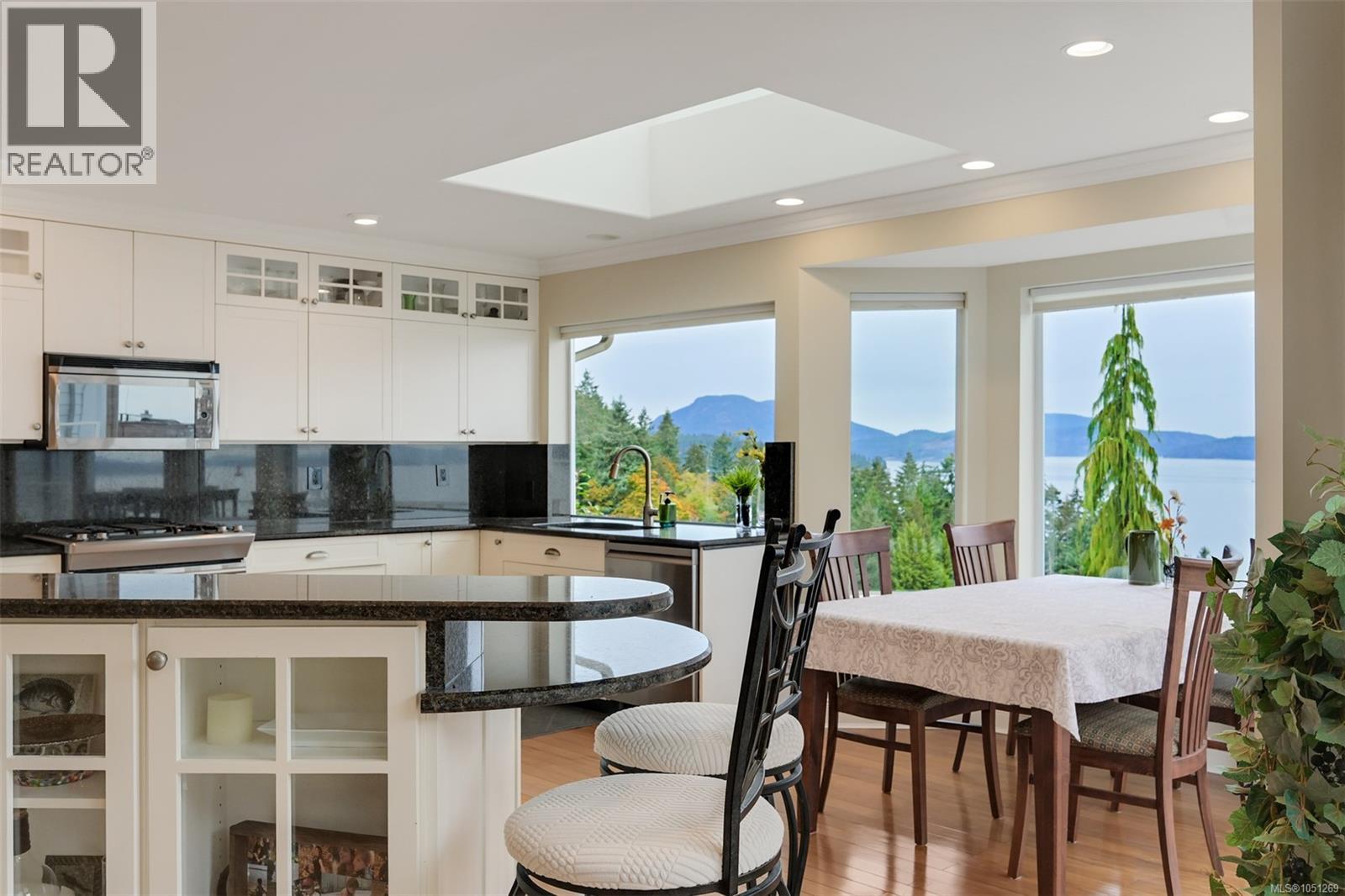 543 Marine View - 26