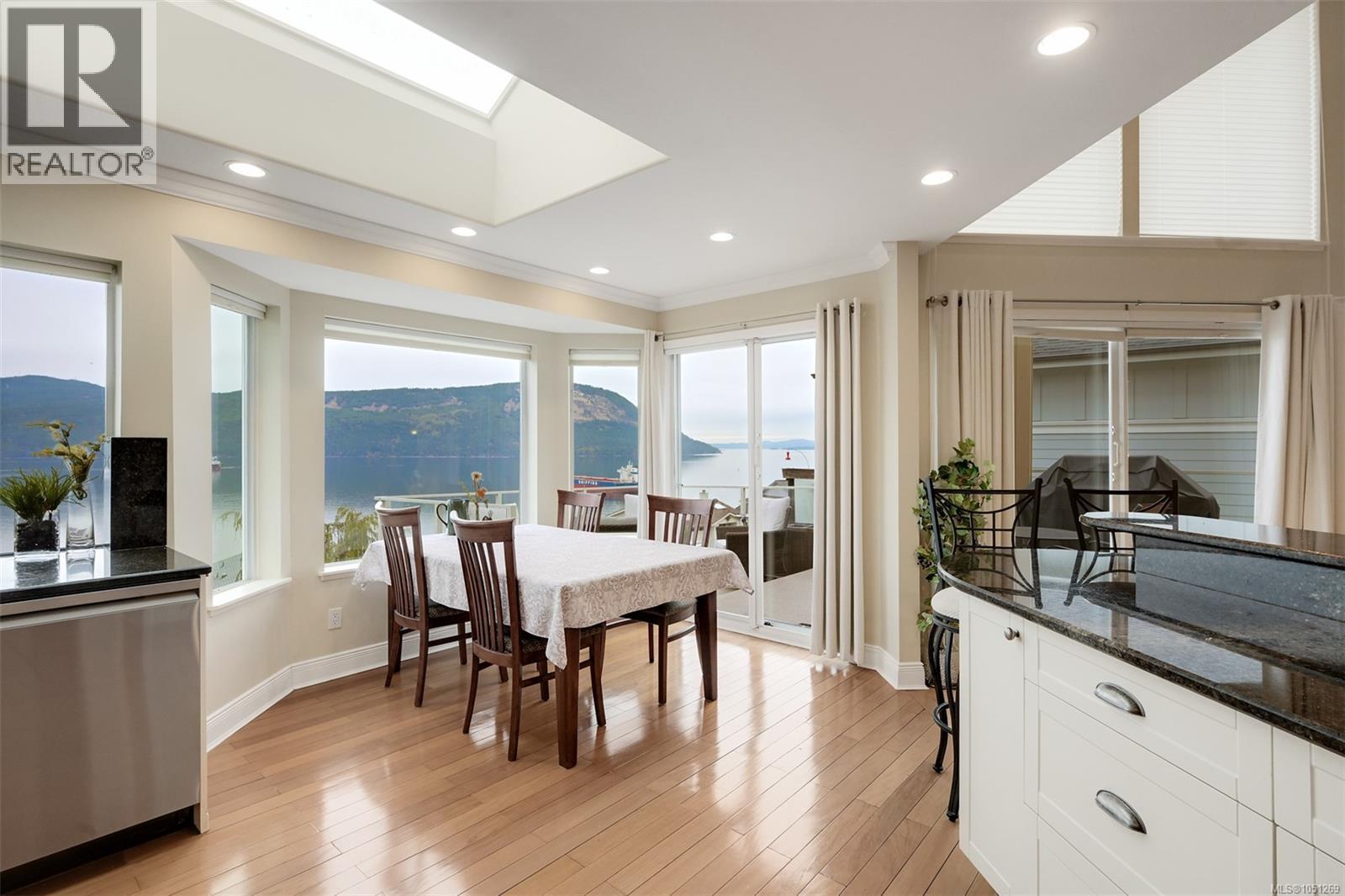 543 Marine View - 27