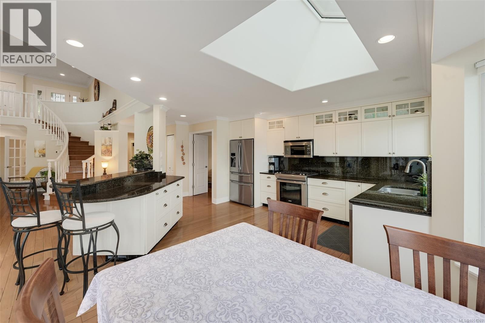 543 Marine View - 30