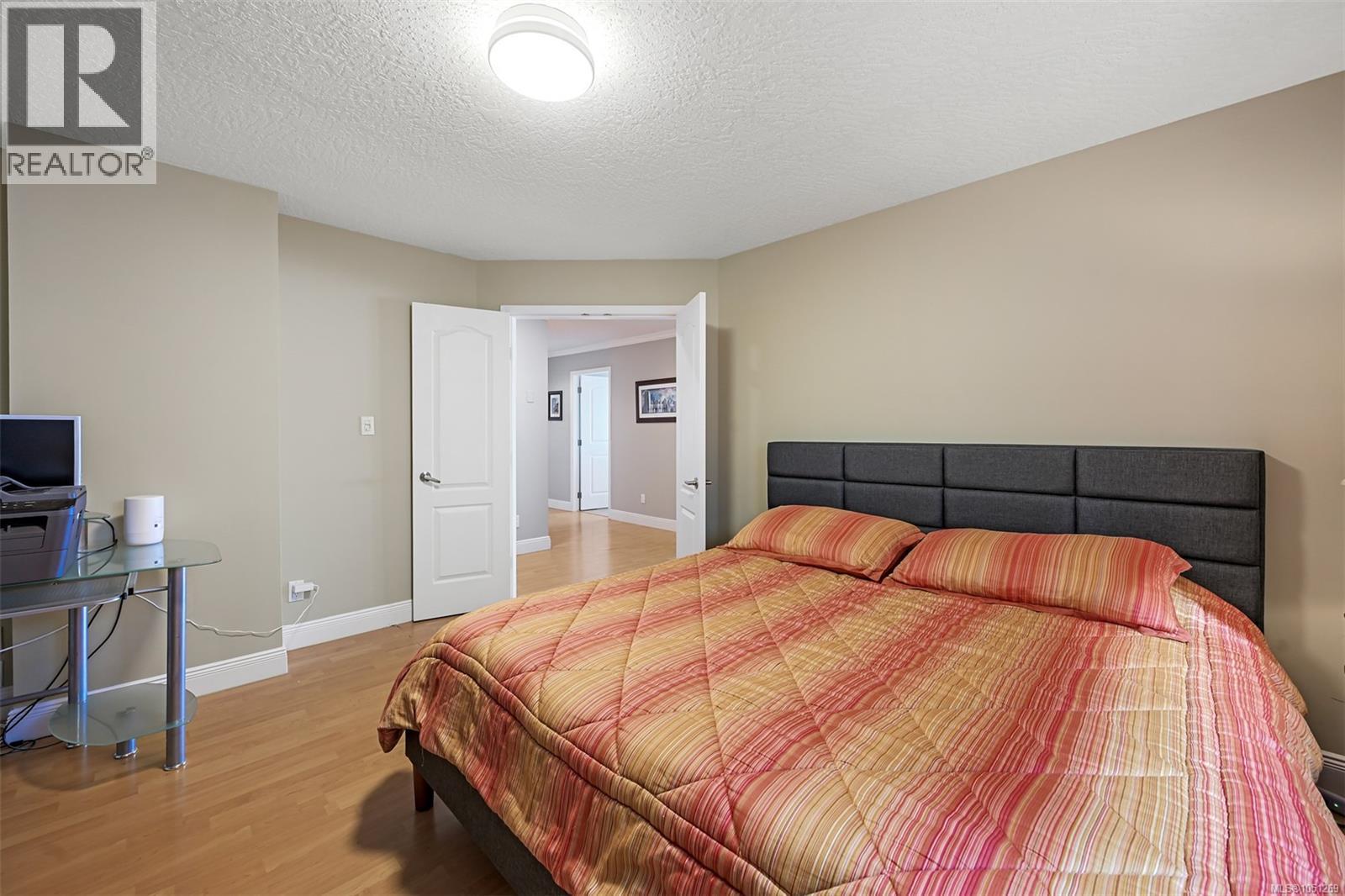 543 Marine View - 61