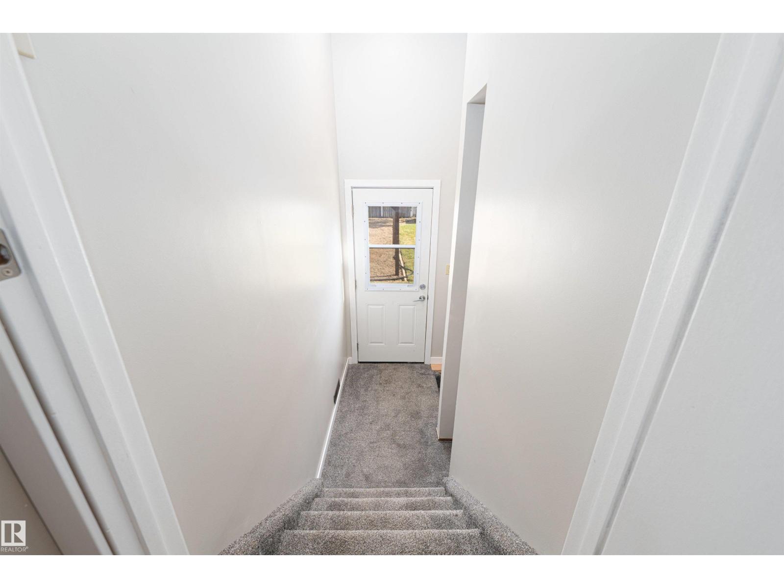 5019 46 ST - 23