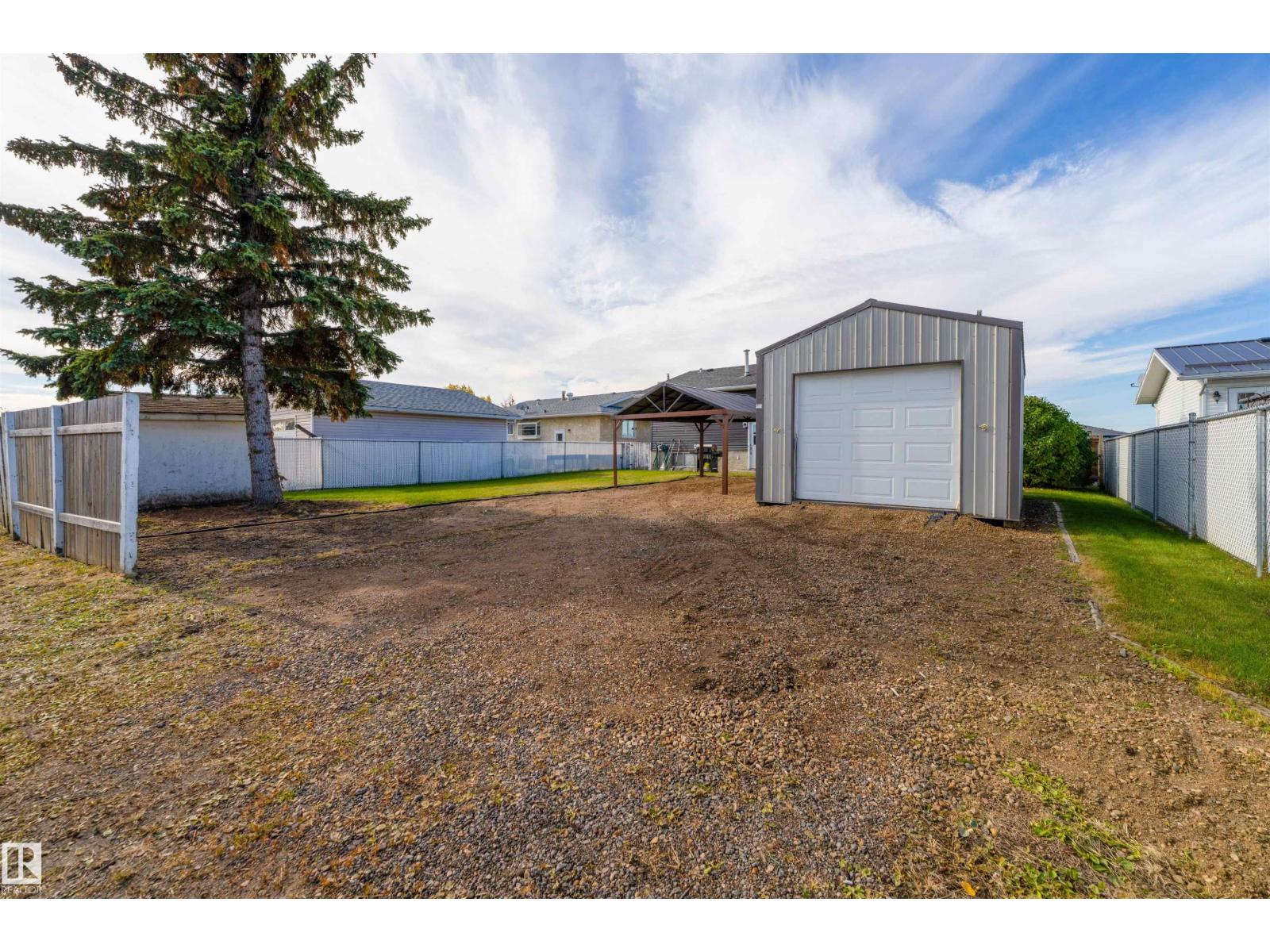 5019 46 ST - 33