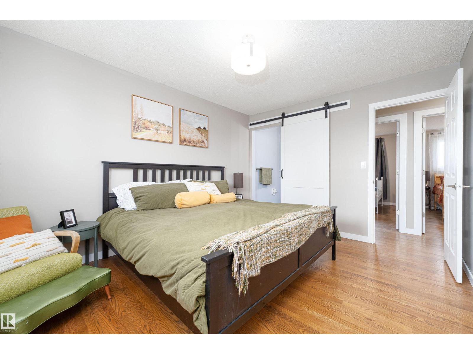 5019 46 ST - 16