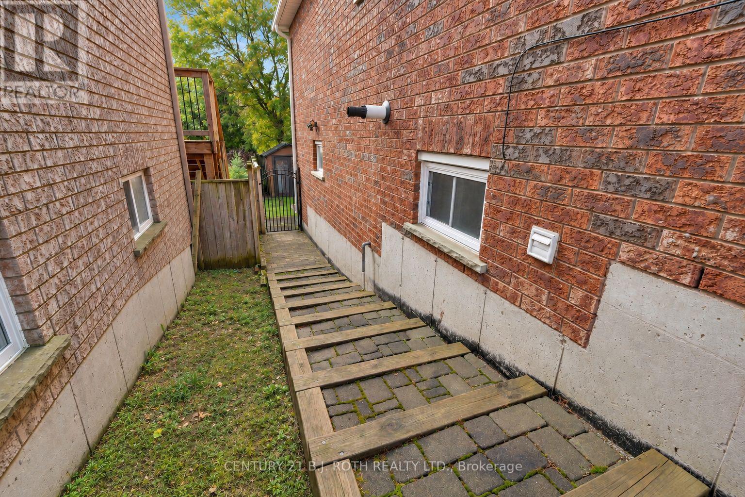 237 PRINGLE DRIVE - 37