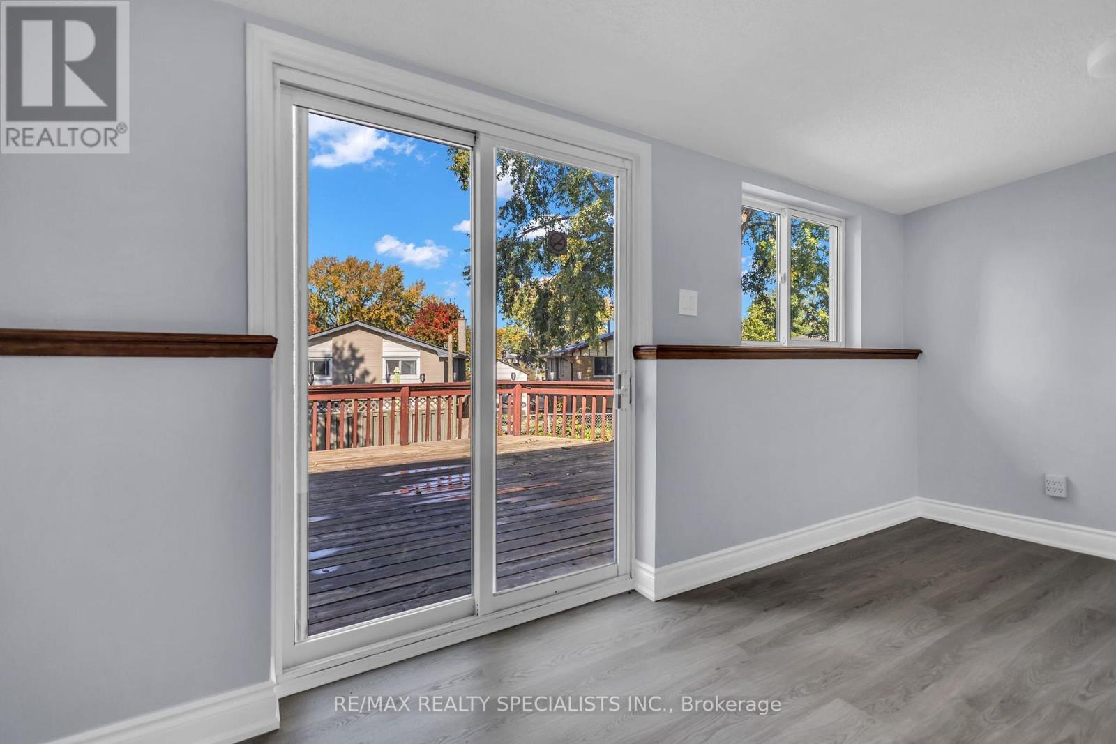 27 TOULON Crescent, London East, ON photo 15