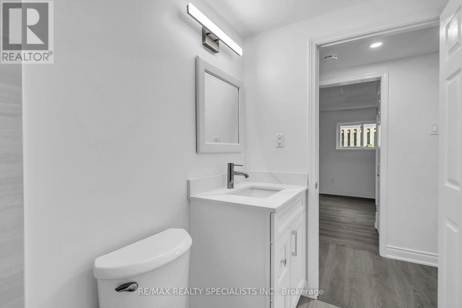 27 TOULON Crescent, London East, ON photo 20