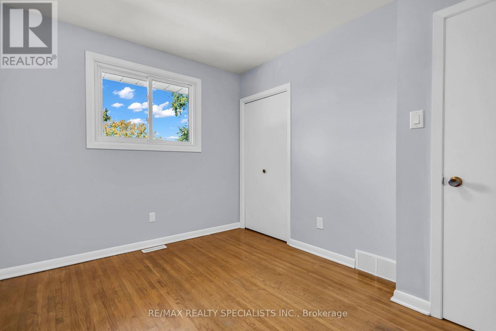 27 TOULON Crescent, London East, ON photo 36
