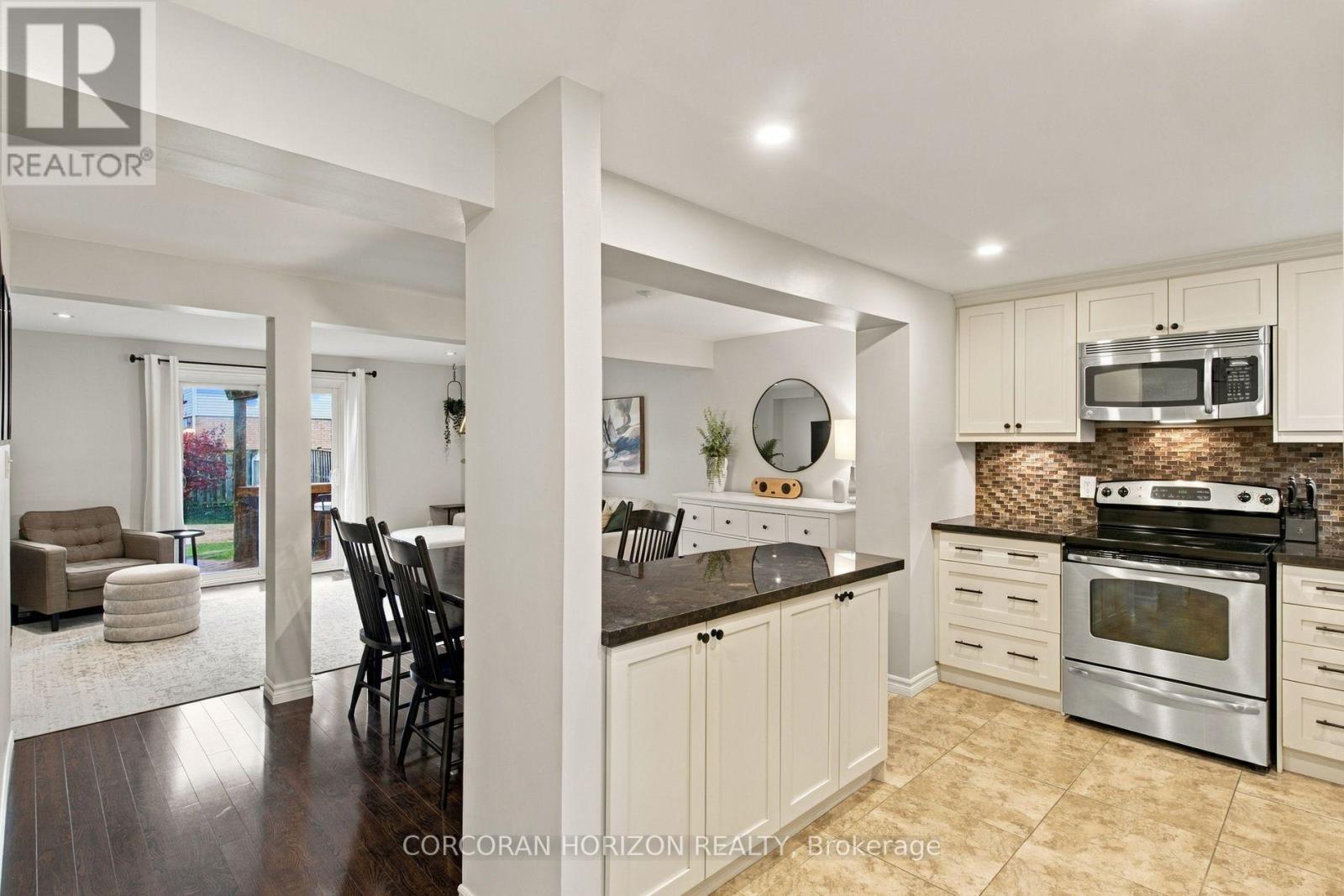 11 SANDALWOOD DRIVE - 8