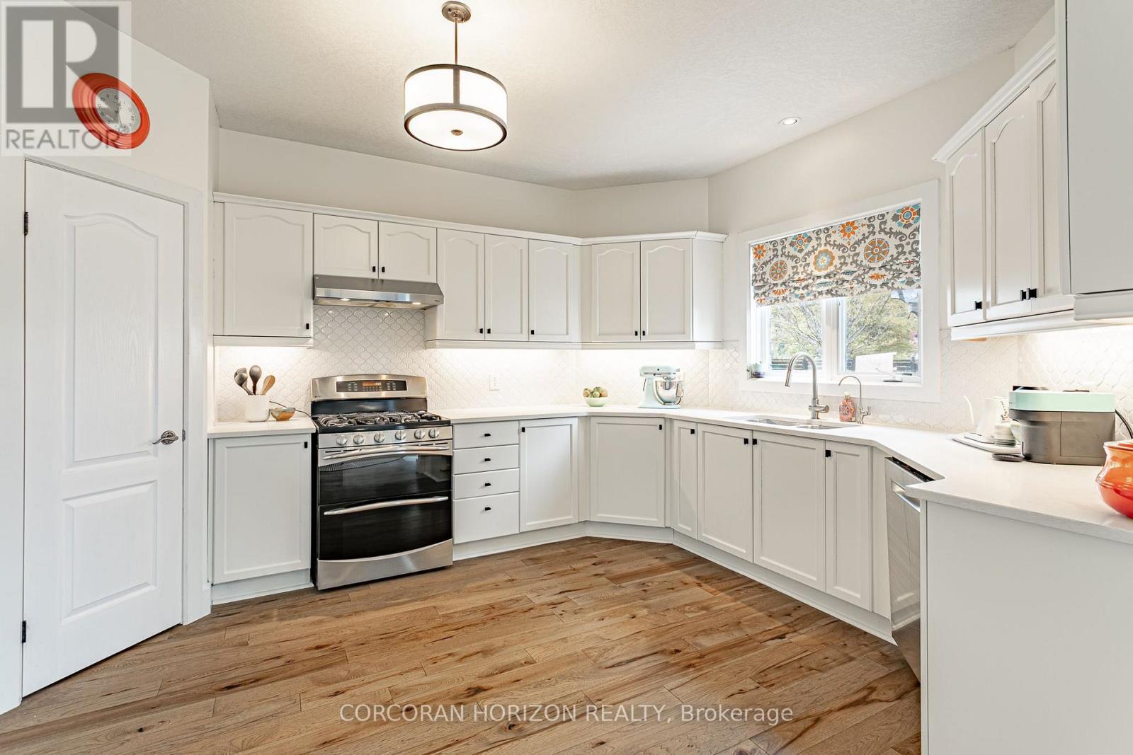 312 SCHOONER CRESCENT - 13
