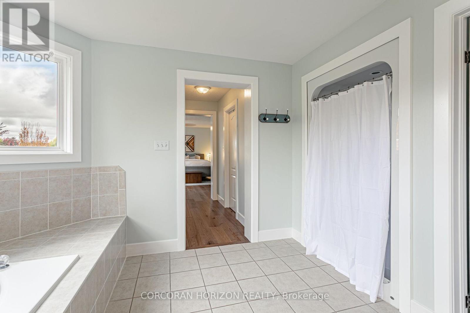 312 SCHOONER CRESCENT - 23