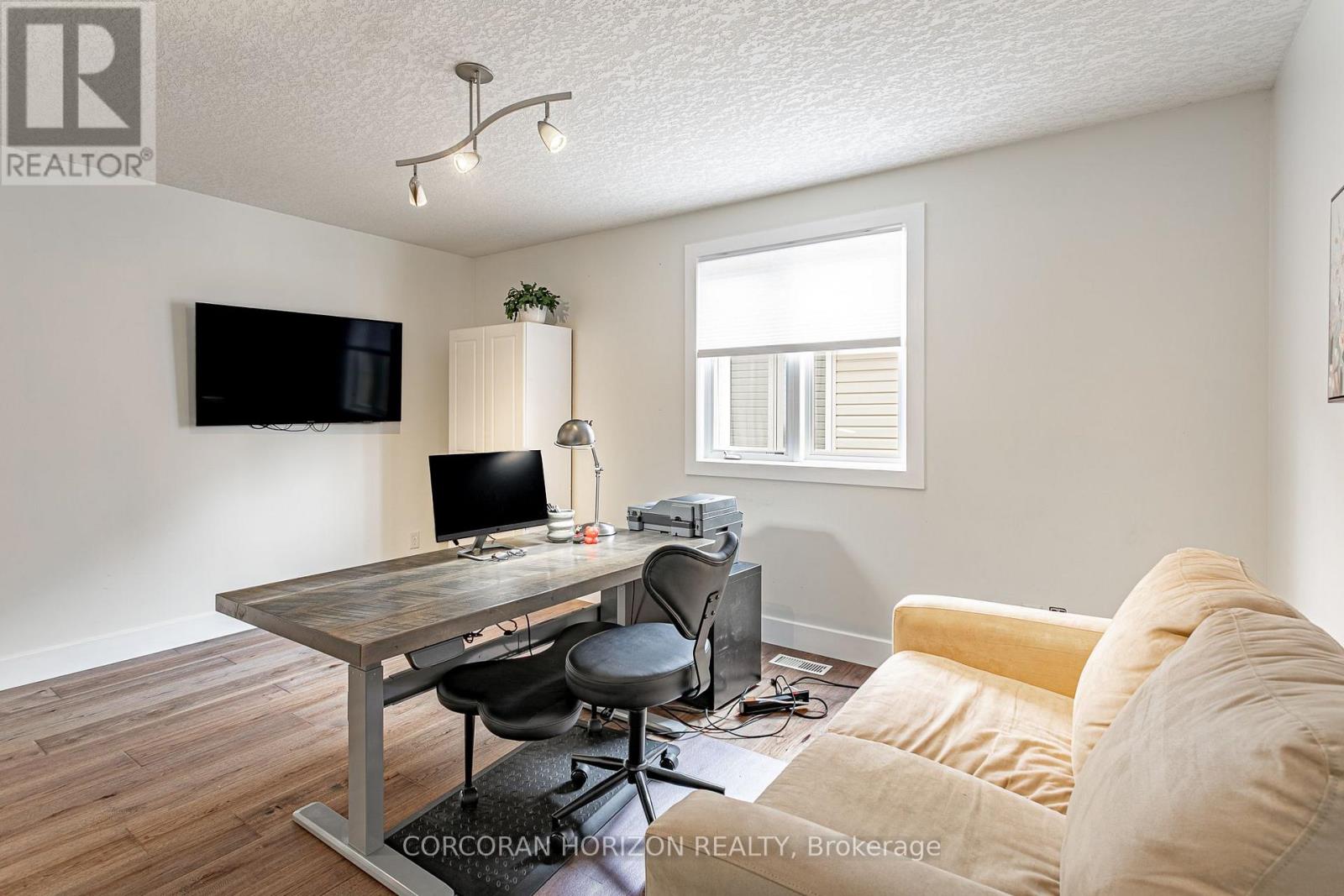 312 SCHOONER CRESCENT - 29