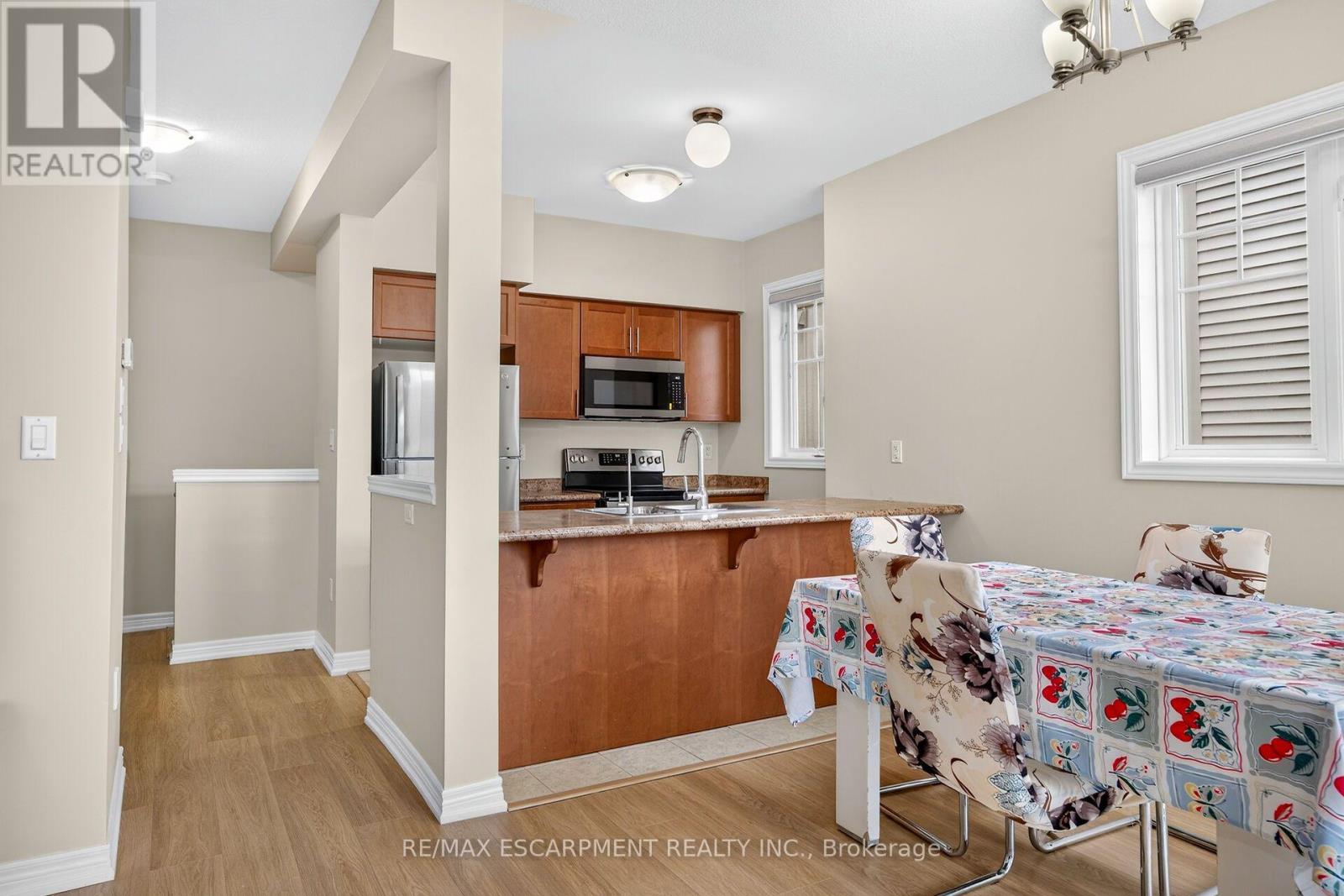 84- 6 Chestnut Drive, Grimsby, ON photo 13