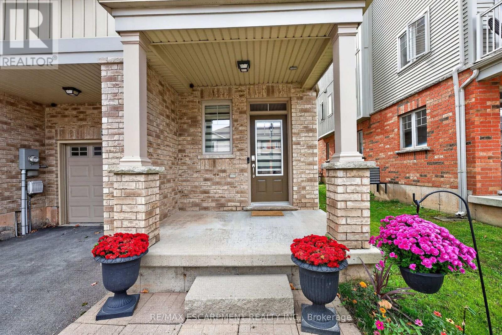 84- 6 Chestnut Drive, Grimsby, ON photo 5