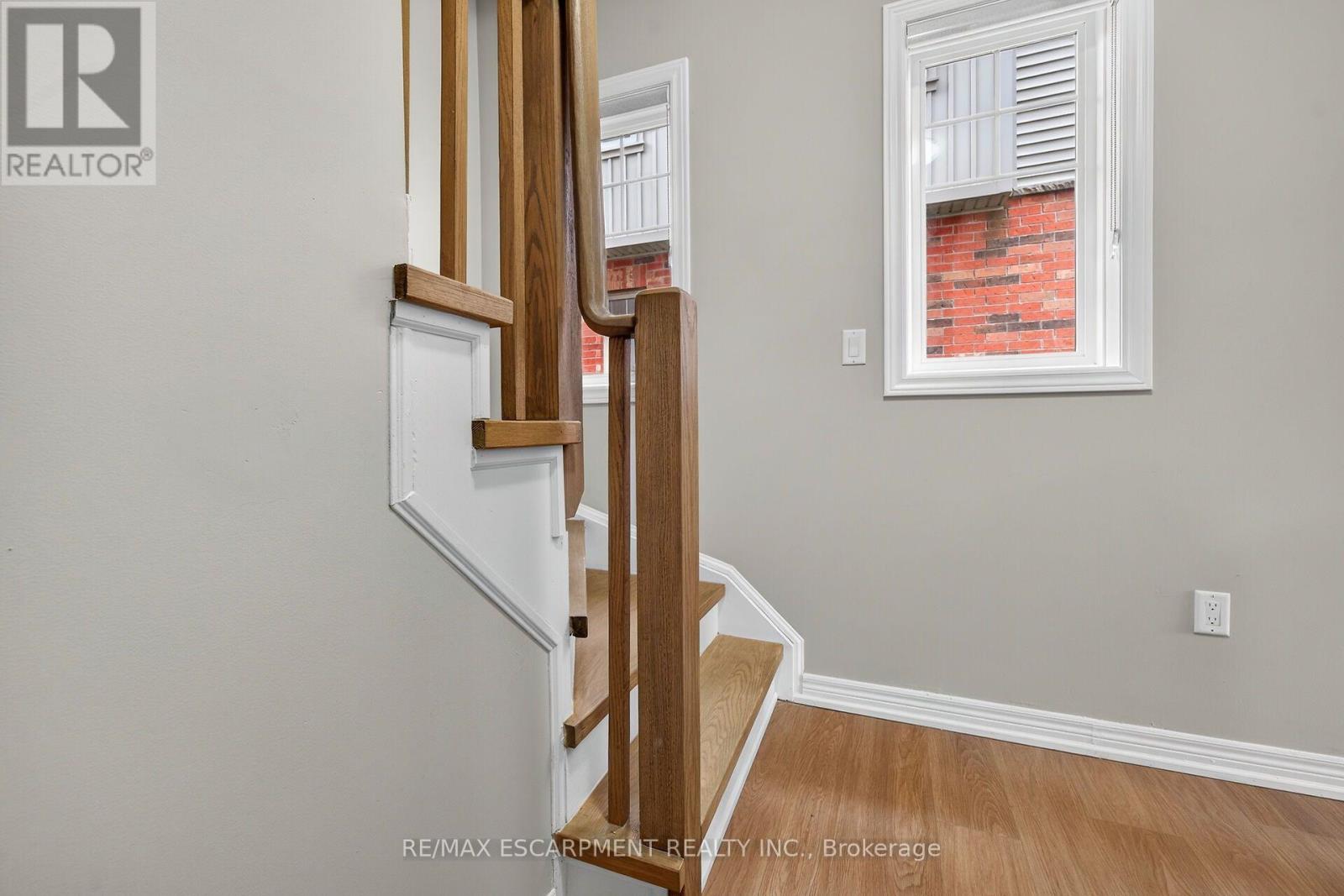 84- 6 Chestnut Drive, Grimsby, ON photo 9