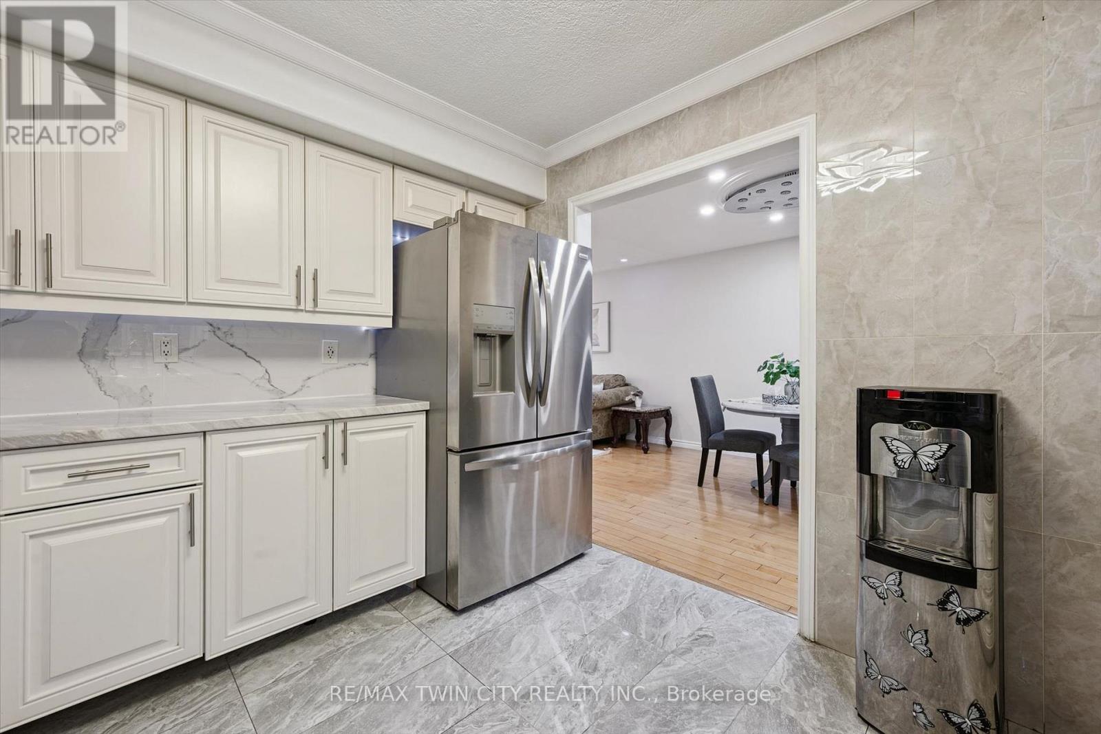 326 Manchester Road, Kitchener, ON photo 12