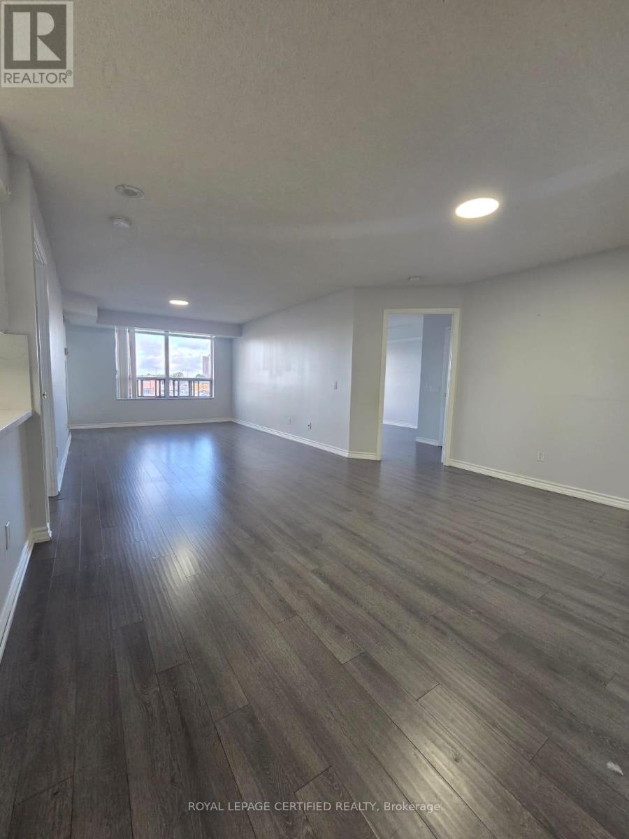 35 Kingsbridge Garden Circle — photo 4