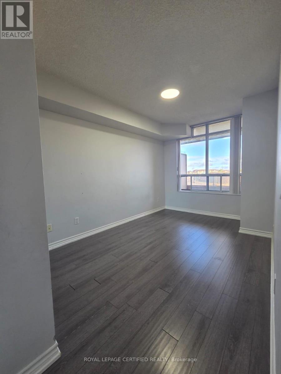 35 Kingsbridge Garden Circle — photo 10