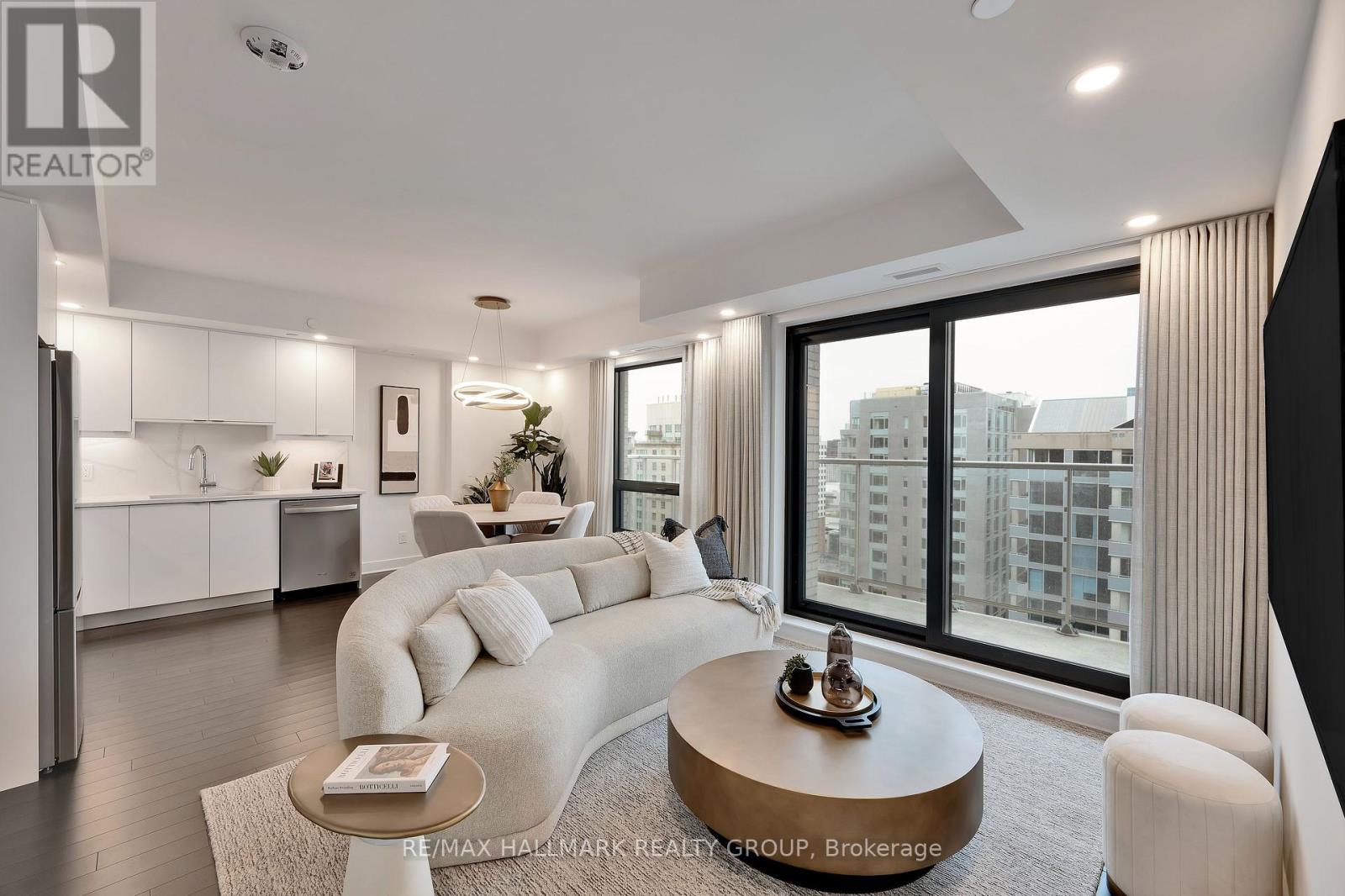 #2001 180 GEORGE STREET - 2