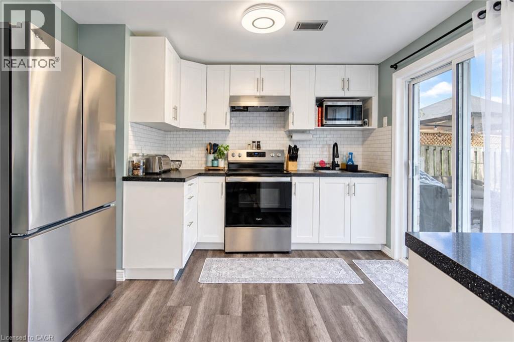 46 Robson Avenue — photo 41