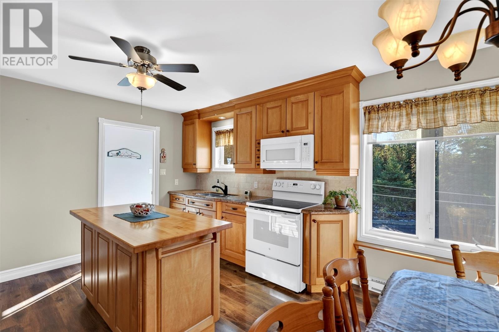 102 Bareneed Road - 15