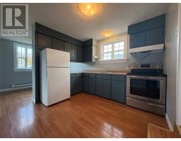 180 East Street thumbnail 3
