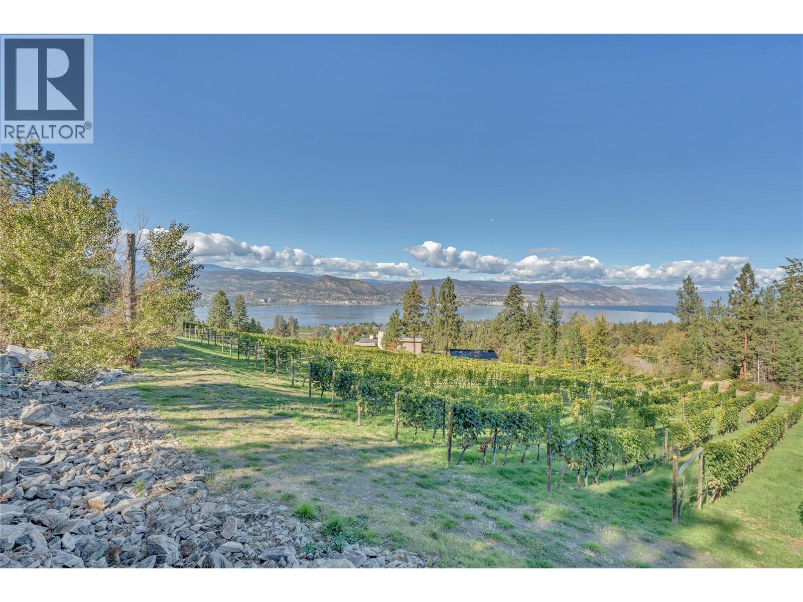 2864 Arawana Road - 69