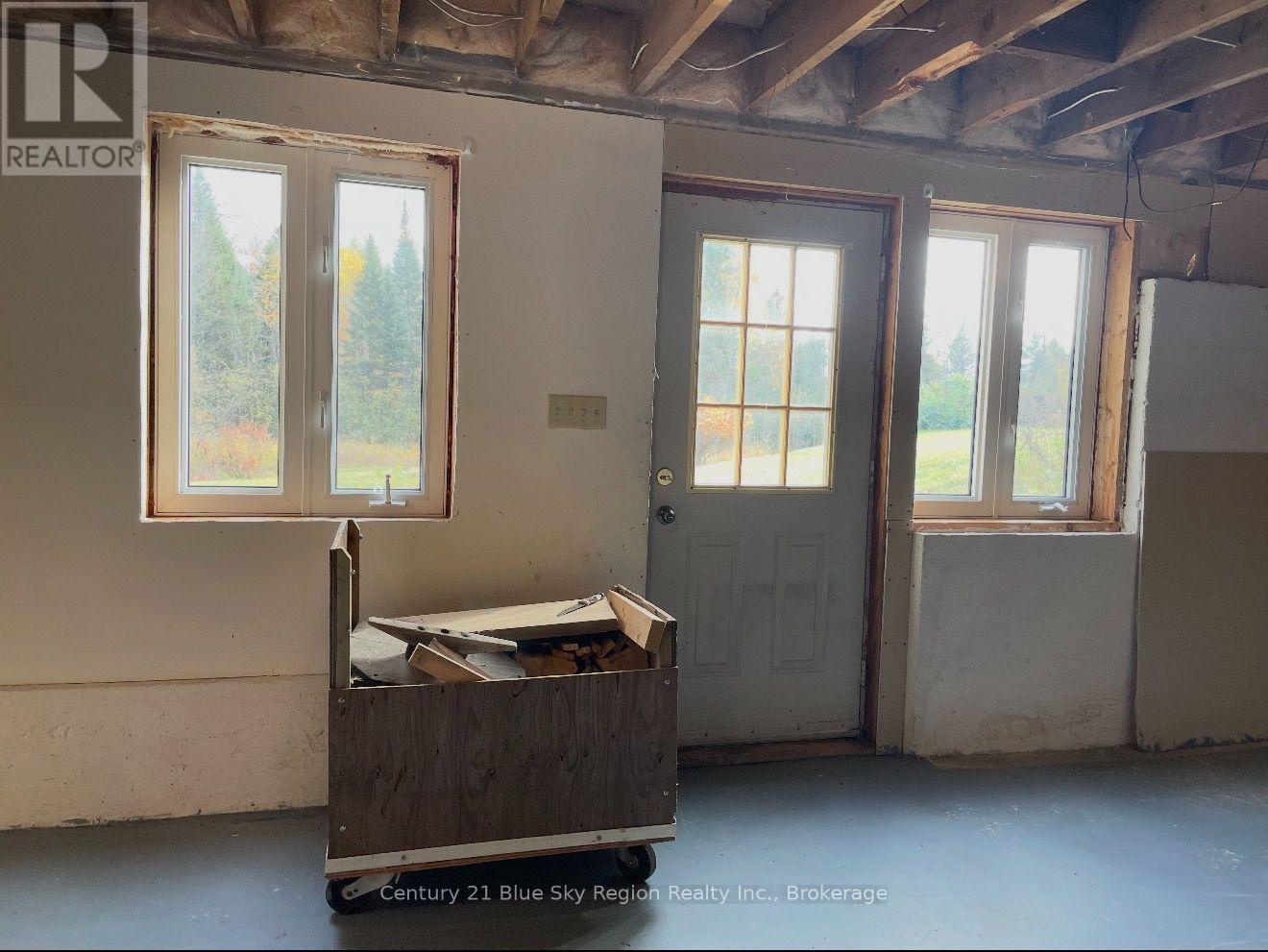 145 North Road — photo 29
