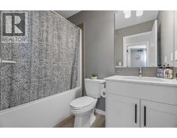 111 Wolf Creek Manor Se, Calgary, AB T2X4A1 Photo 32