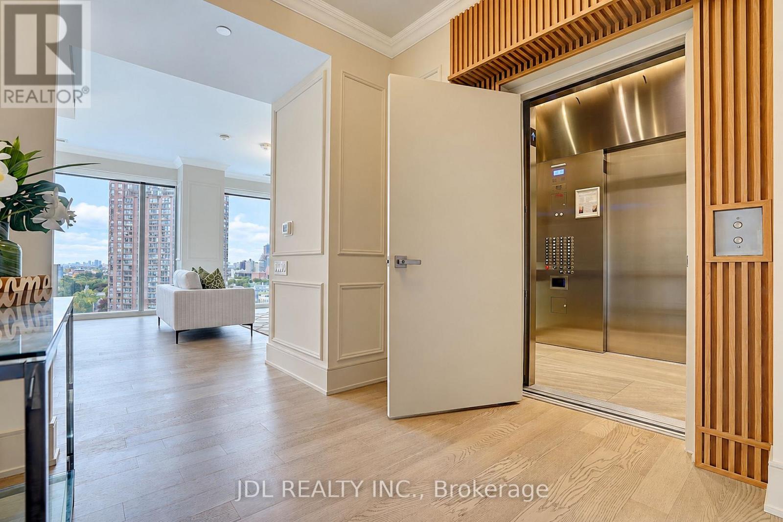 #1615 1 GLOUCESTER STREET - 3