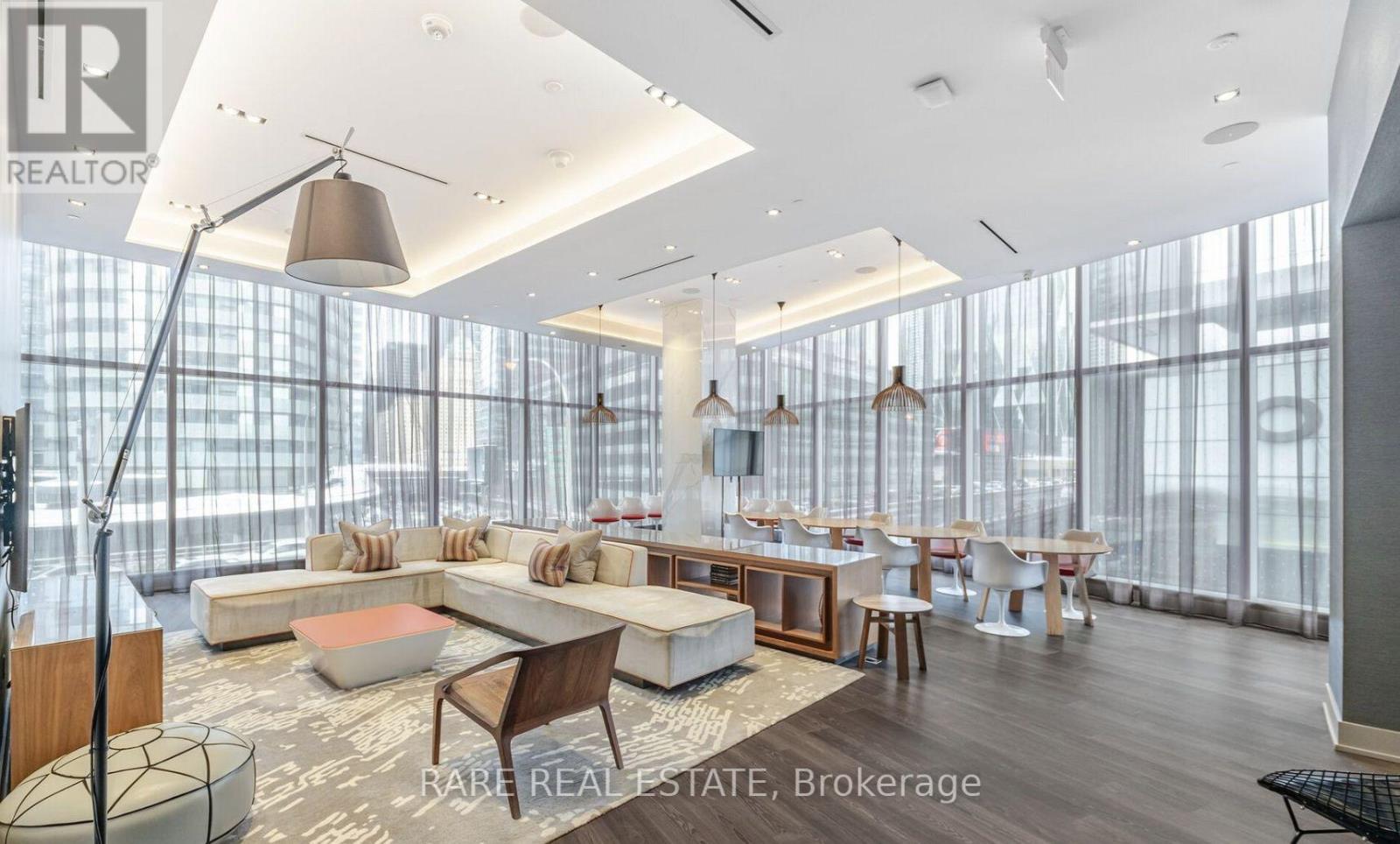 10 York Street — photo 16