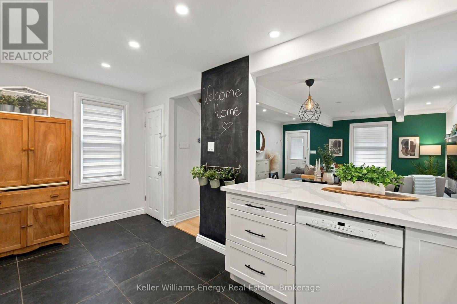 123 Barrie Avenue — photo 15