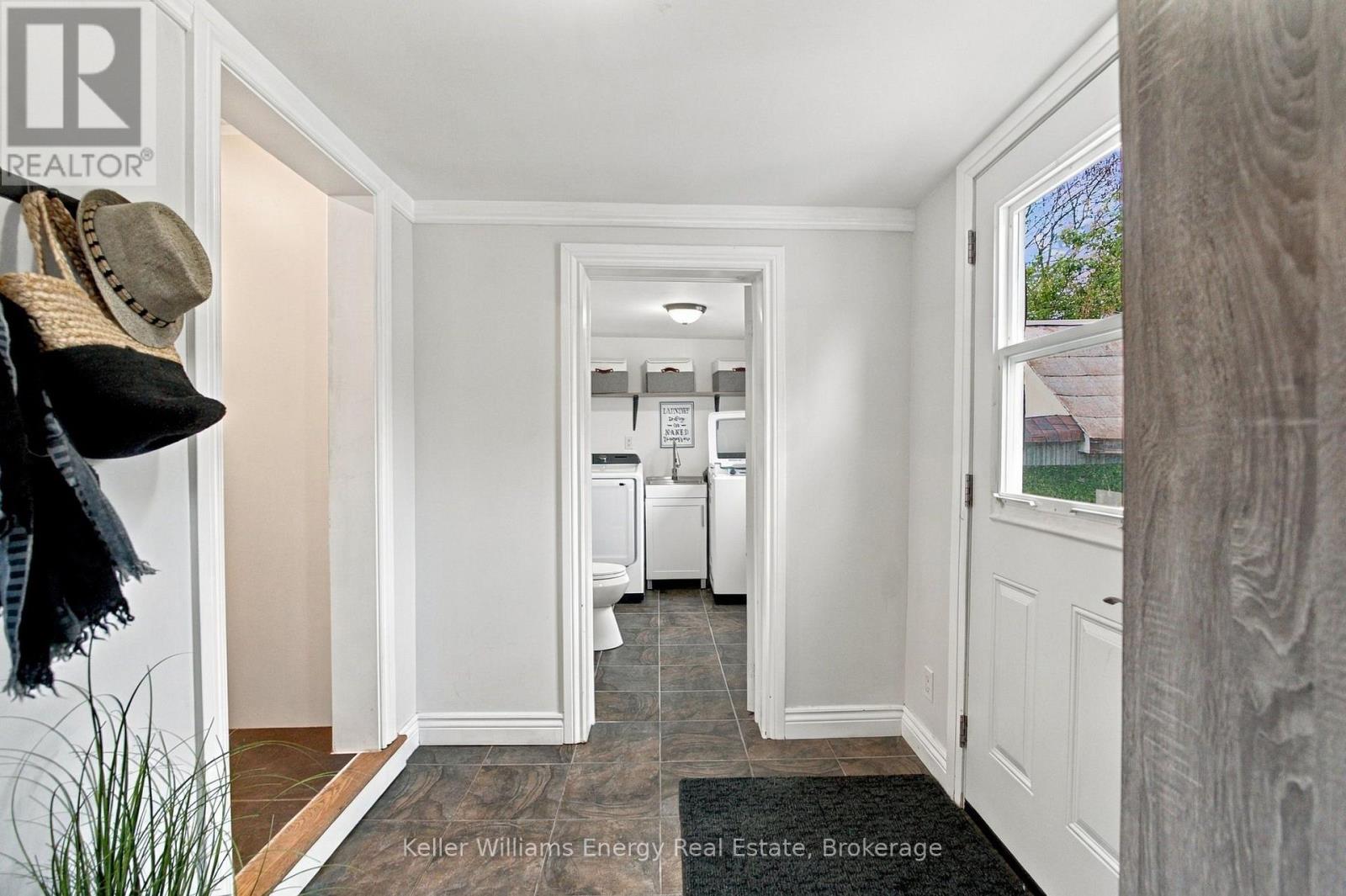 123 Barrie Avenue — photo 19