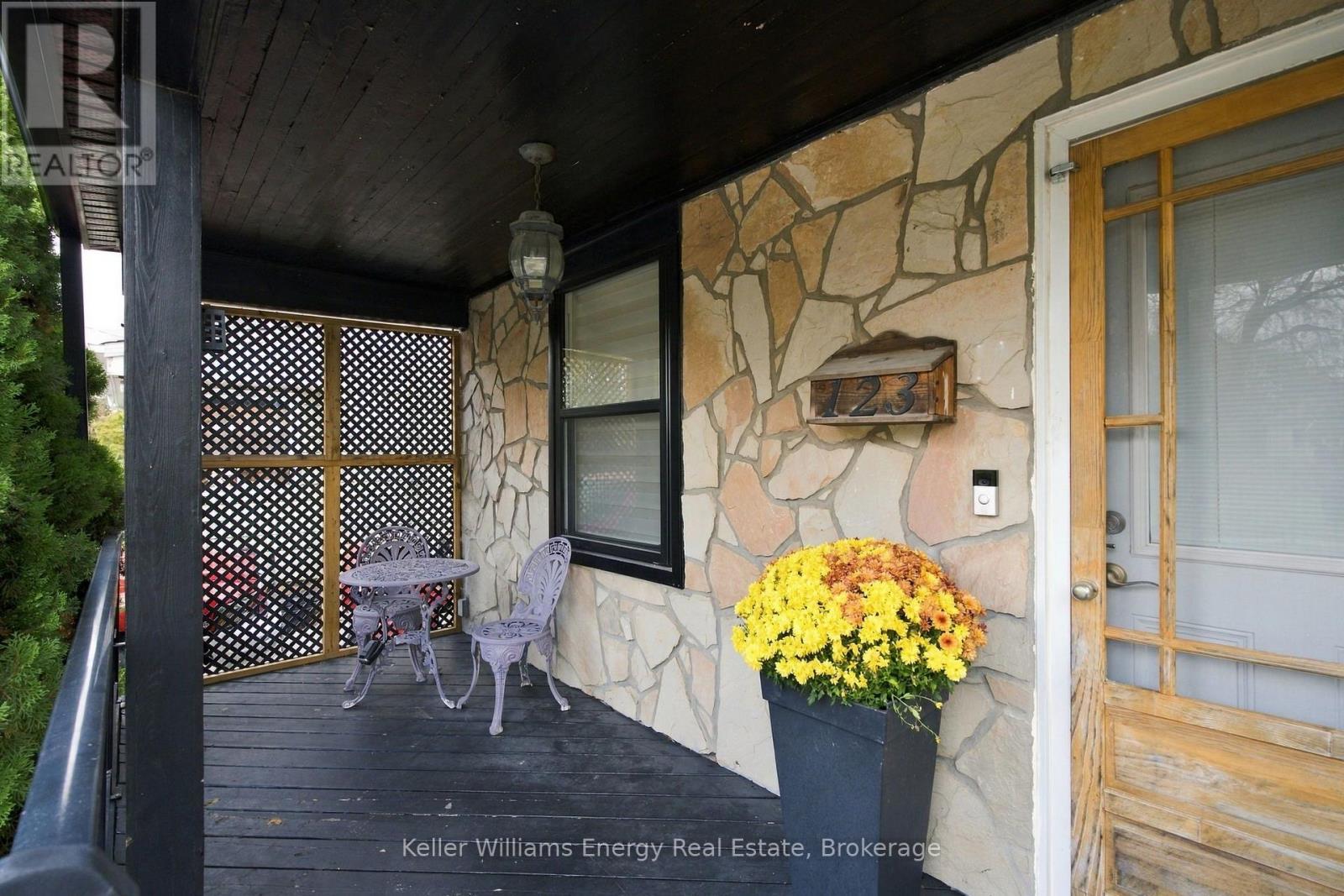 123 BARRIE AVENUE - 2