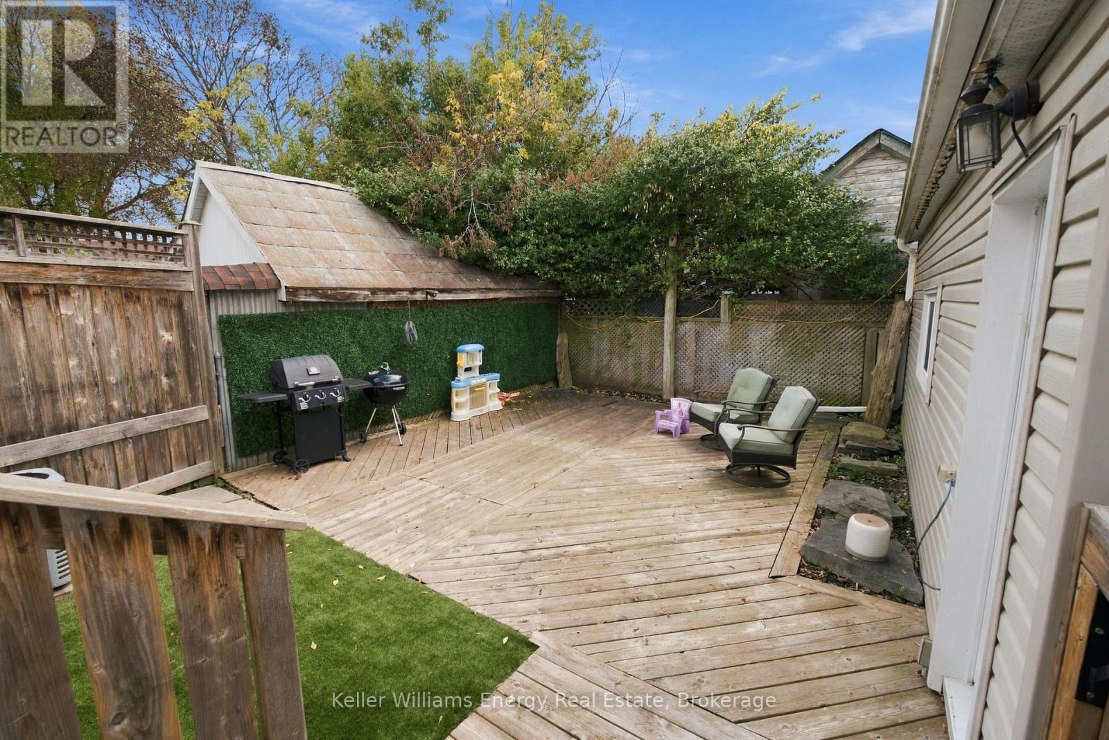 123 Barrie Avenue — photo 31