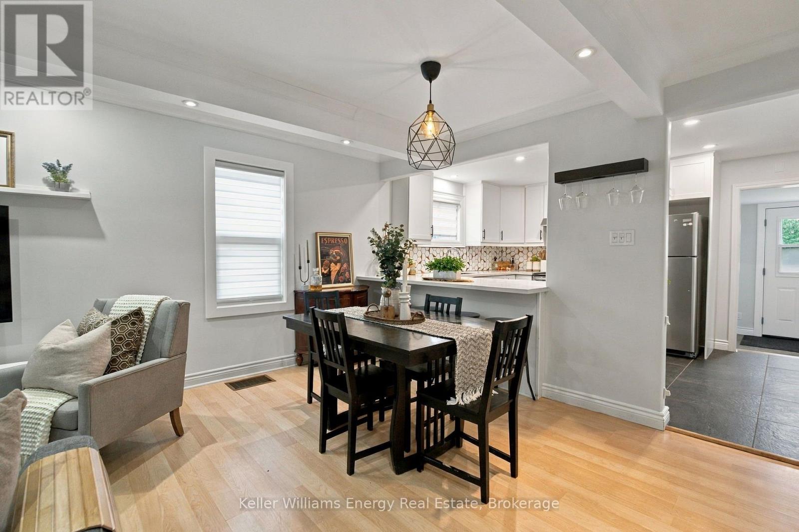 123 BARRIE AVENUE - 9