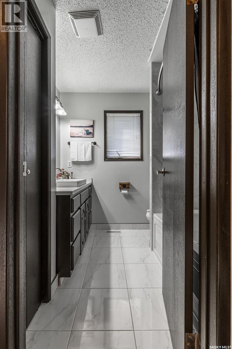 258 AE Adams CRESCENT - 33