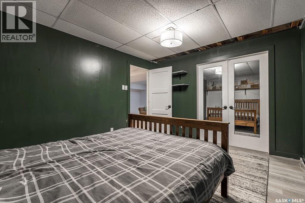 258 AE Adams CRESCENT - 46