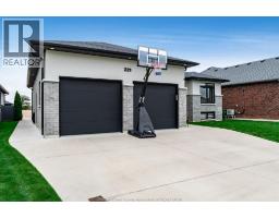 221 Bernath Street, Kingsville, ON N9Y0E6 Photo 44