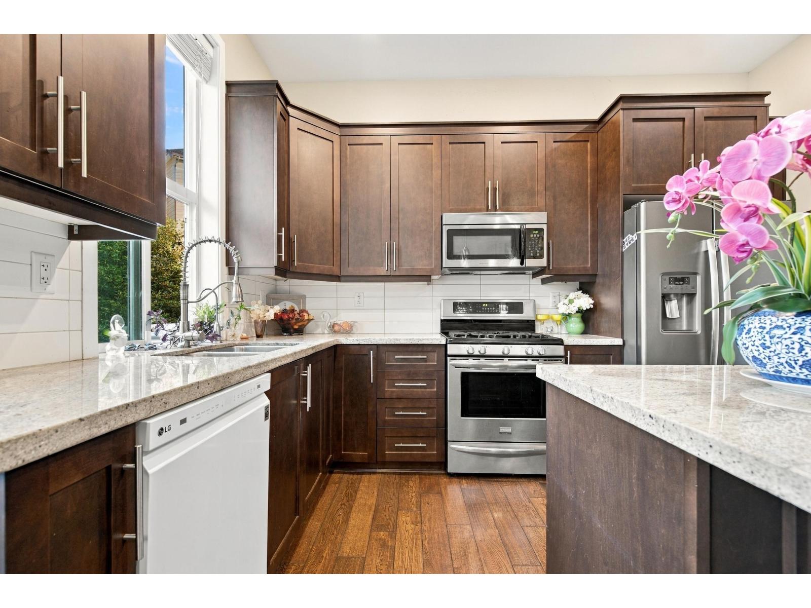 Photo of 6088 163A STREET 10