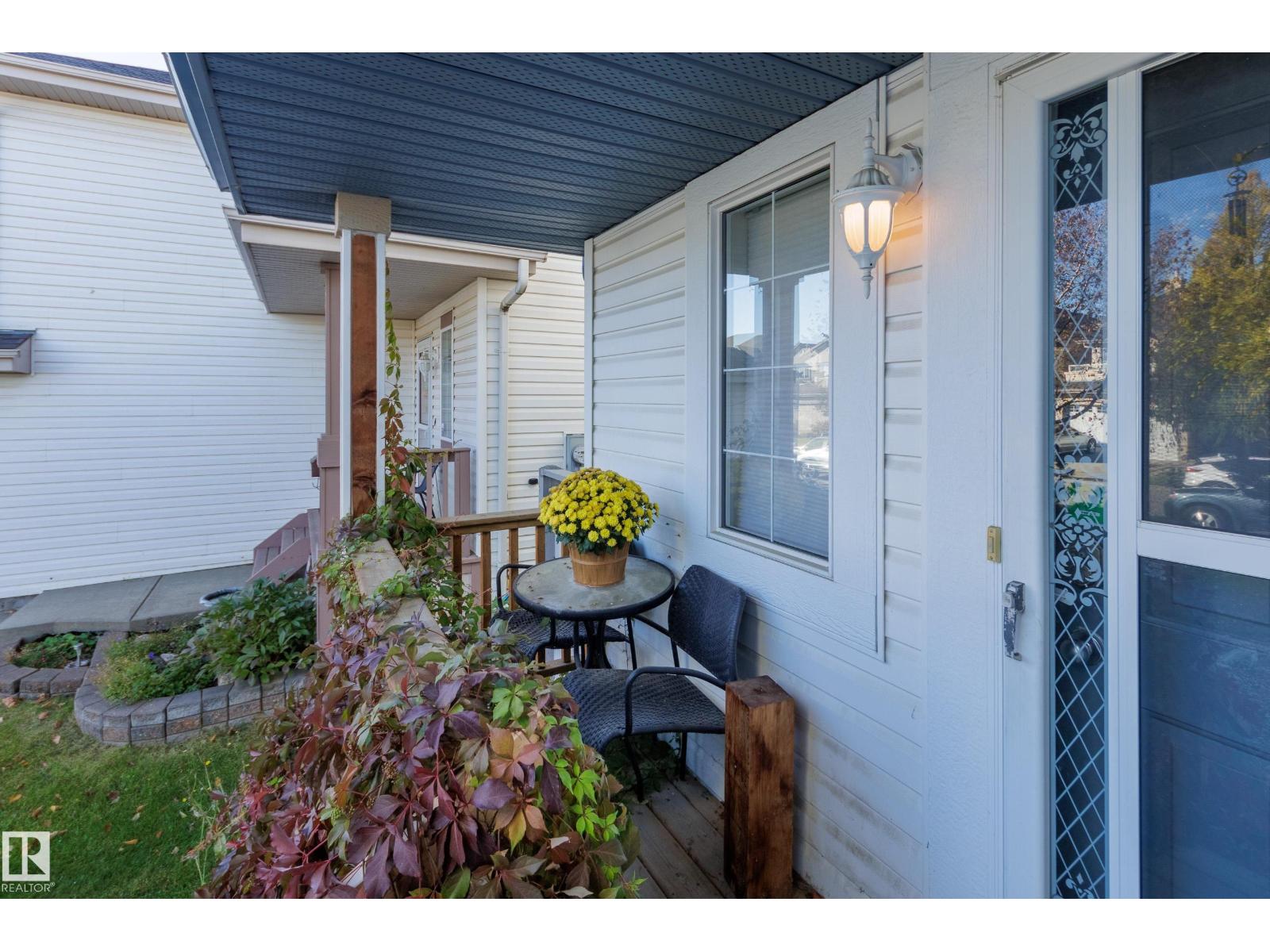 553 Glenwright Cr NW photo 3 — MLS® E4513079