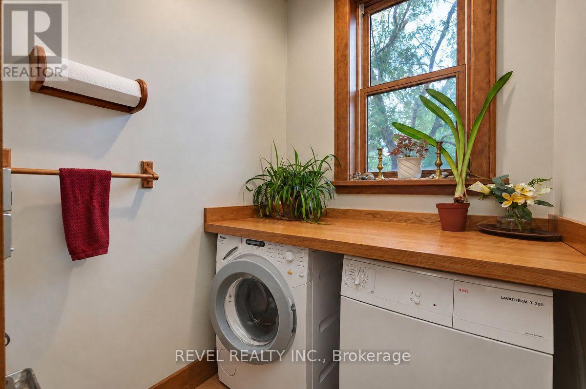 204 Clemow Avenue — photo 23