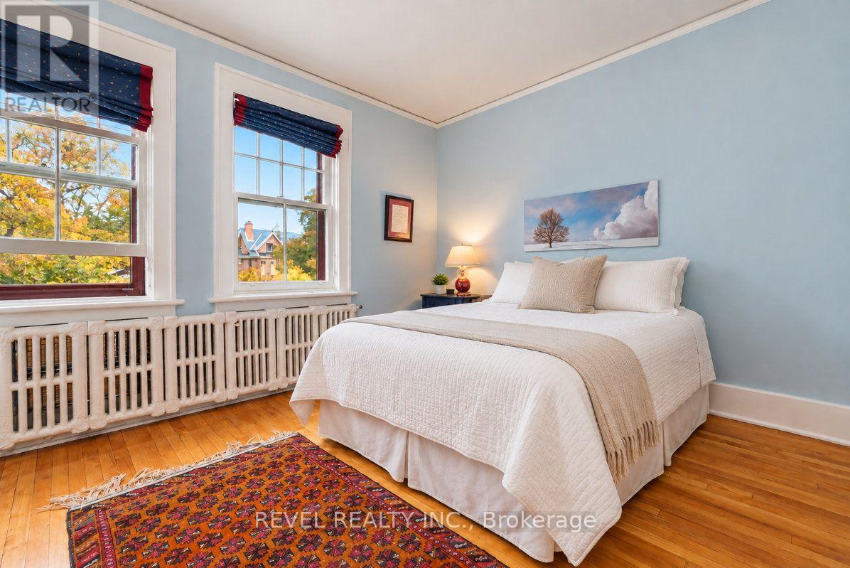 204 Clemow Avenue — photo 33