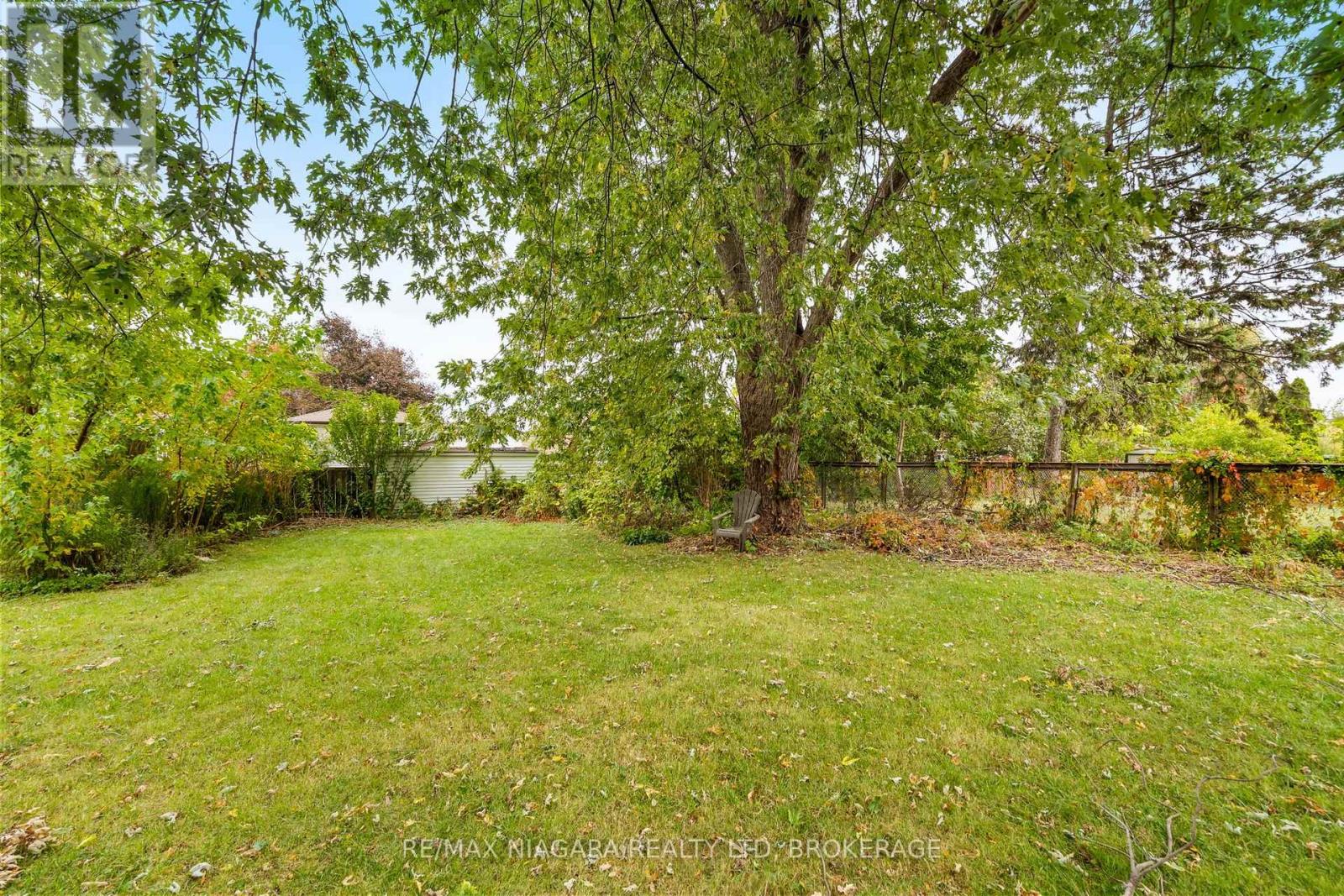 241 BERTIE STREET - 21