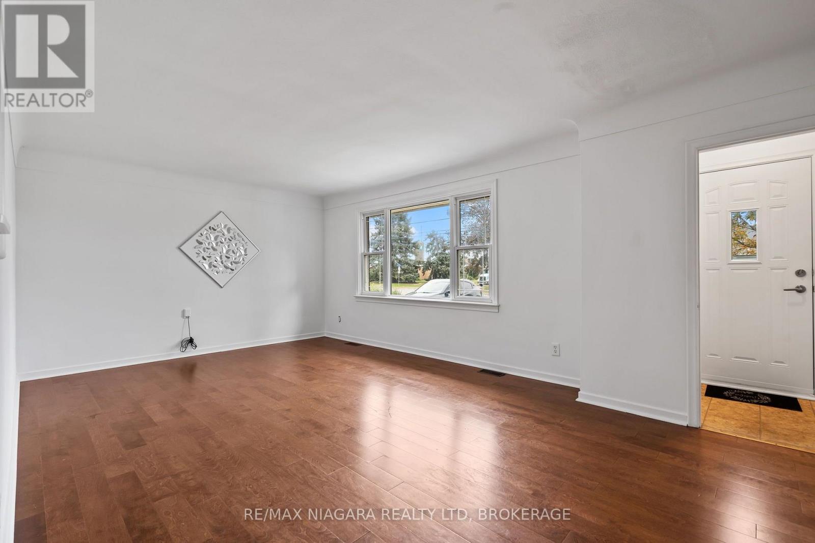 241 BERTIE STREET - 5