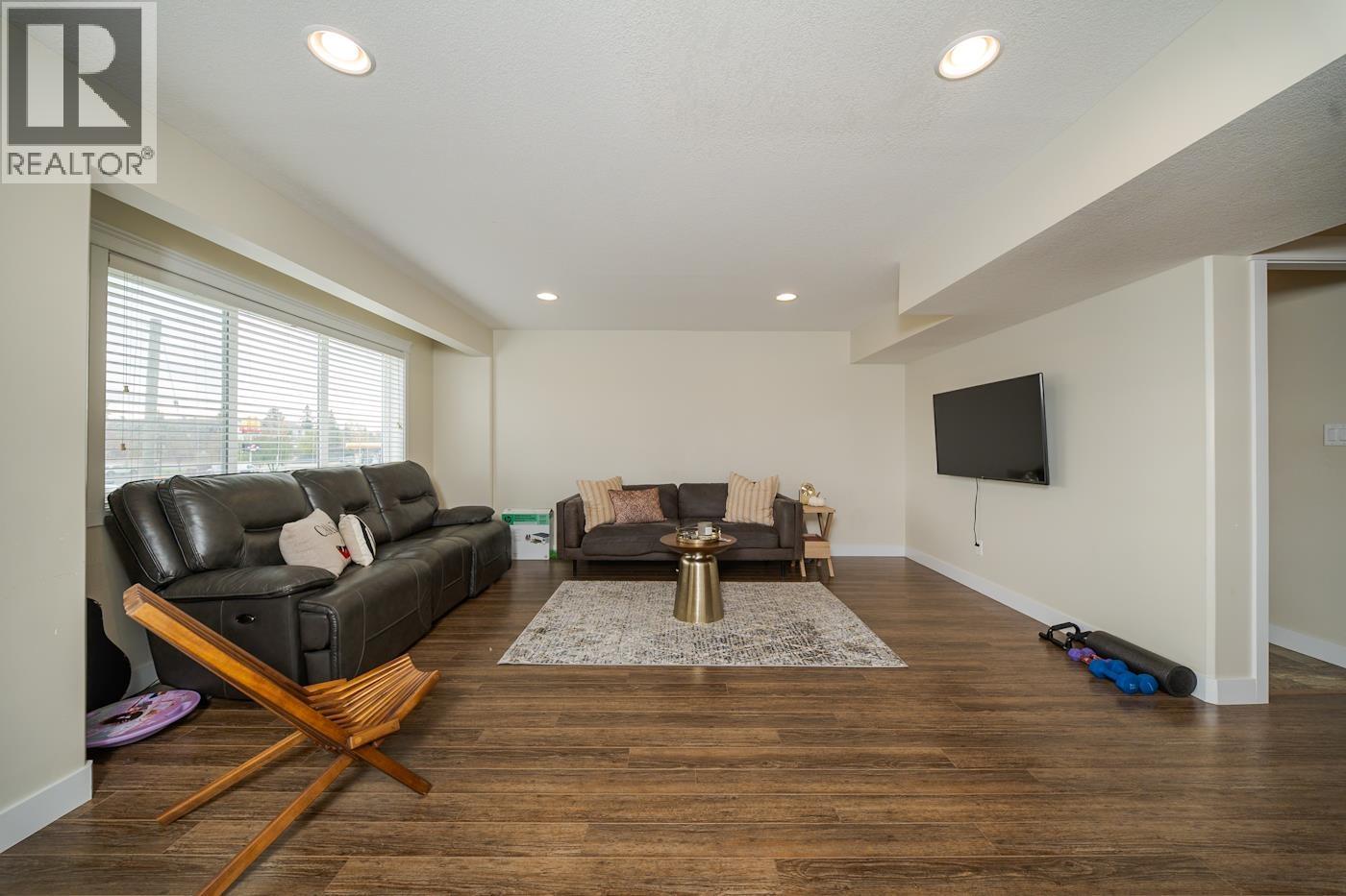 #212 467 TABOR BOULEVARD - 4