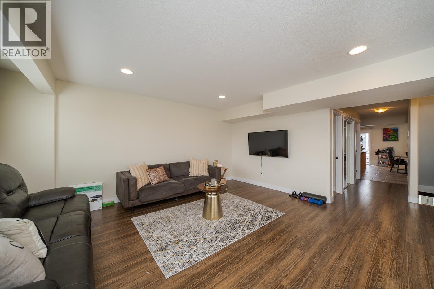 #212 467 TABOR BOULEVARD - 5
