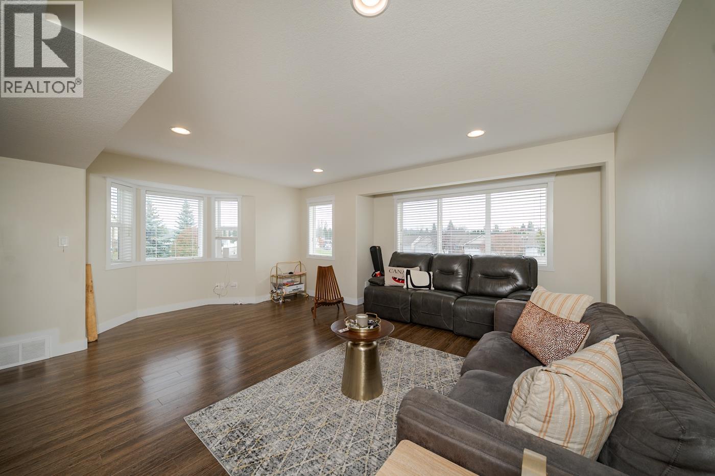 #212 467 TABOR BOULEVARD - 7
