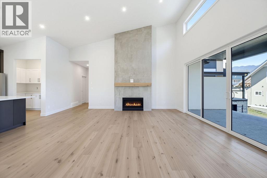 #1 1080 9 Avenue NE - 11