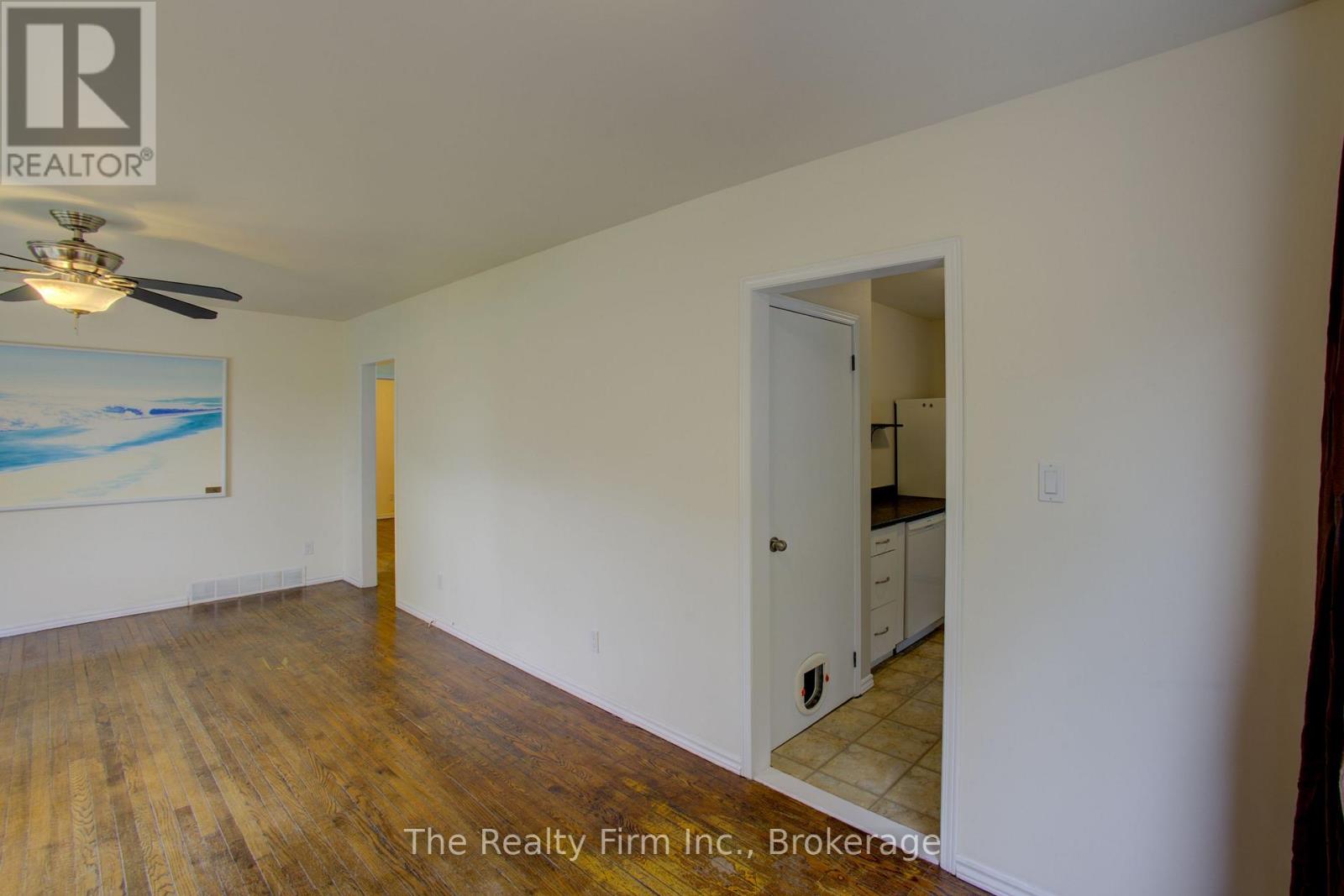 15 Dumbarton Street — photo 11